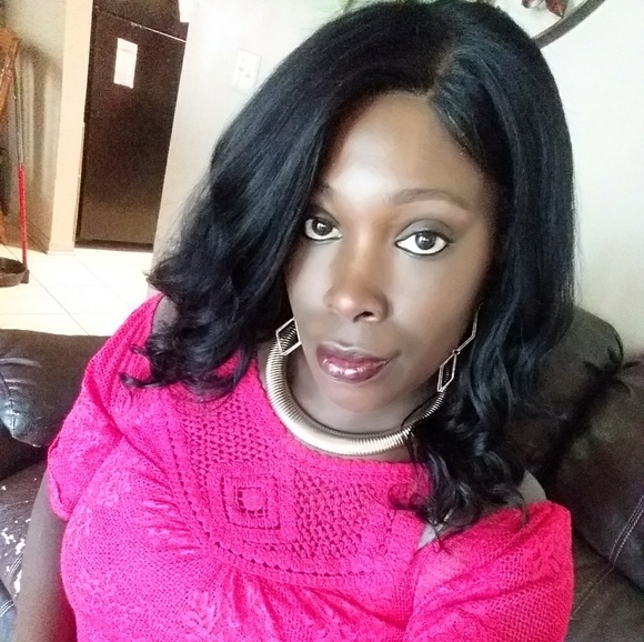 100% Lace Wig Human Hair - Picture 2 of 3